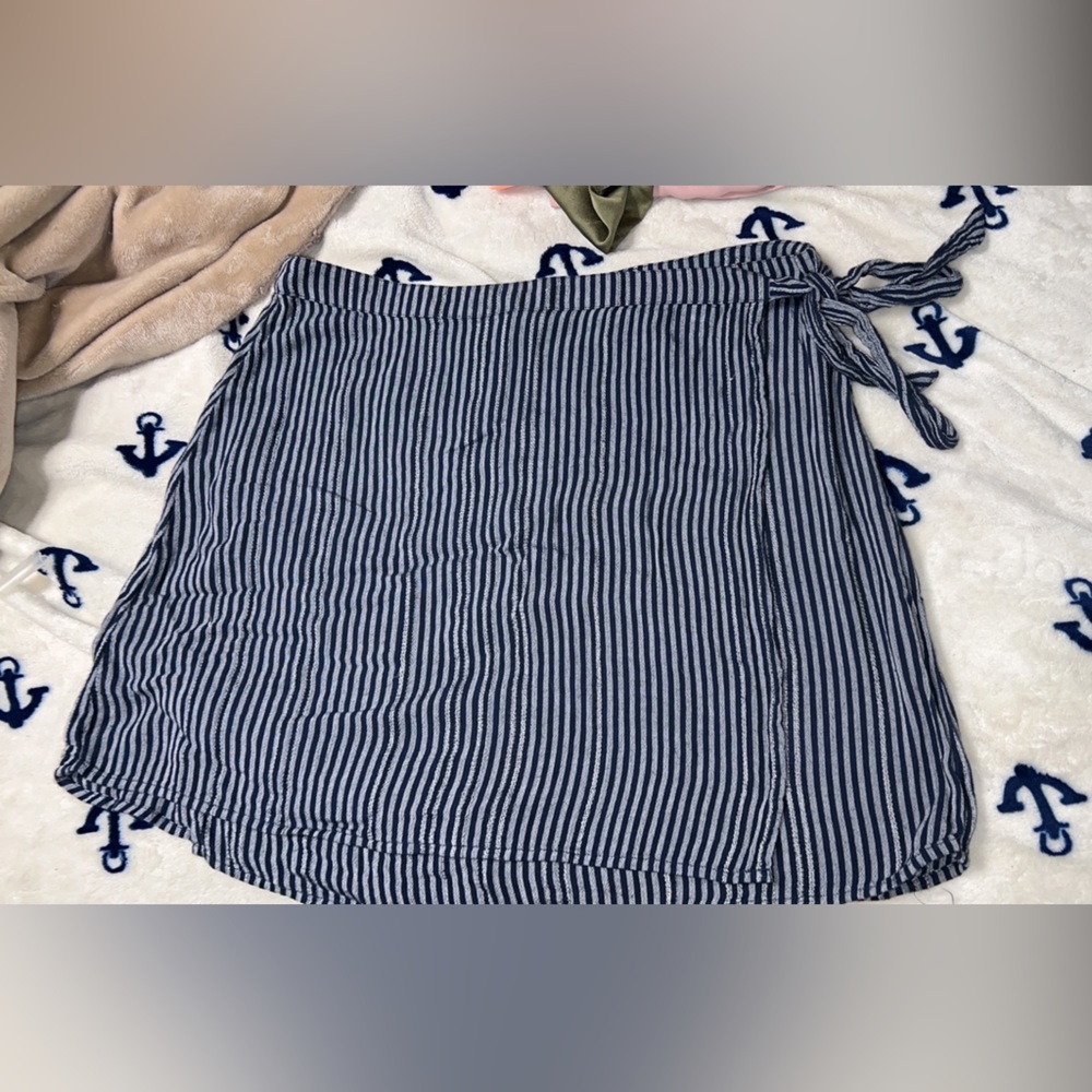 American eagle navy striped skirt